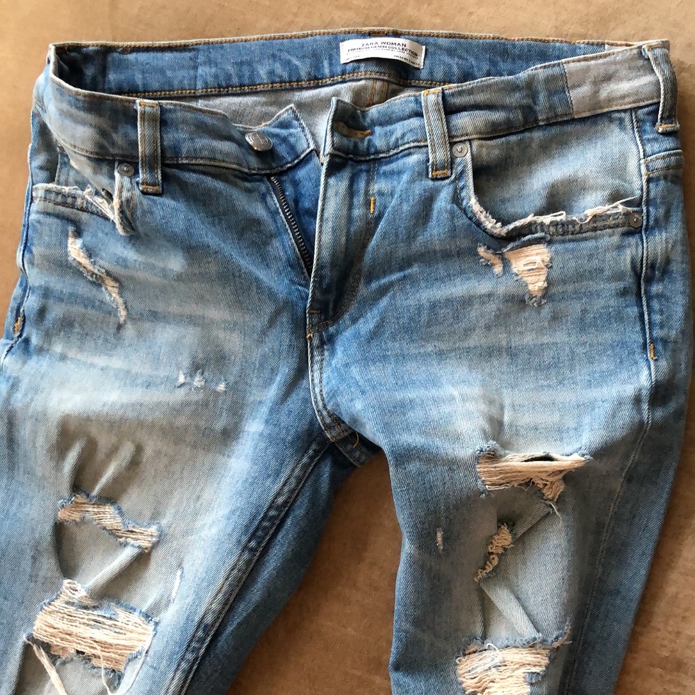 ZARA RIPPED DISTRESSED JEANS SKINNY A BIT STRETCH SIZE 2 but may be 4